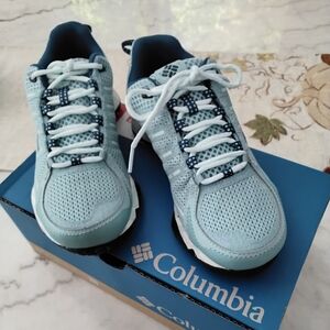 Columbia Women's Aqua Haze Sneakers. NWT